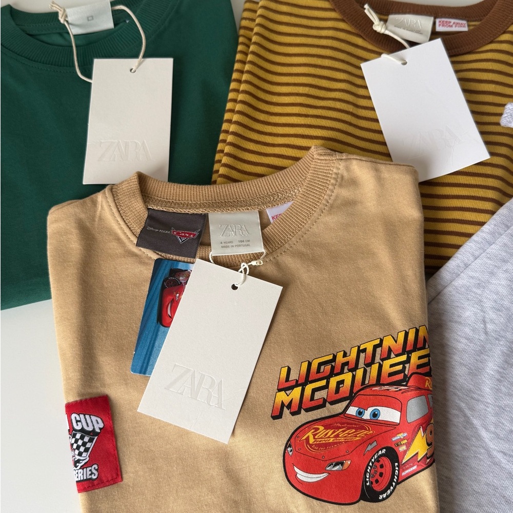 Zara Lightning McQueen Graphic Tees boy size 4 years